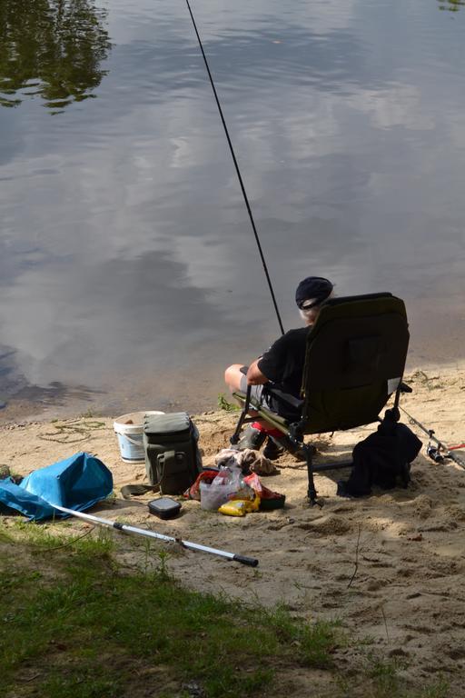 Готель Camping Des Ribieres Конфолан Екстер'єр фото